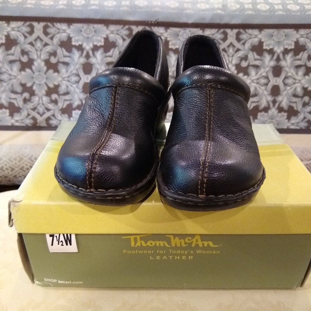 Shoes - Picture 2 of 4